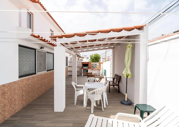 Nyaraló With Garden And Barbecue *